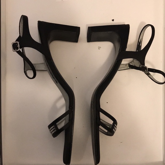 Hillard & Hanson “Augusta” Black Slingback Heels - Picture 5 of 17